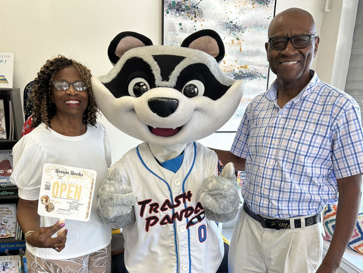 brown-books-and-more_patrons_750x563